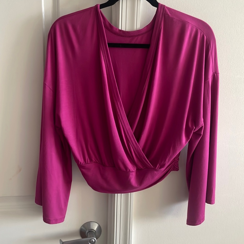 LuLu’s bell sleeve crop top size S